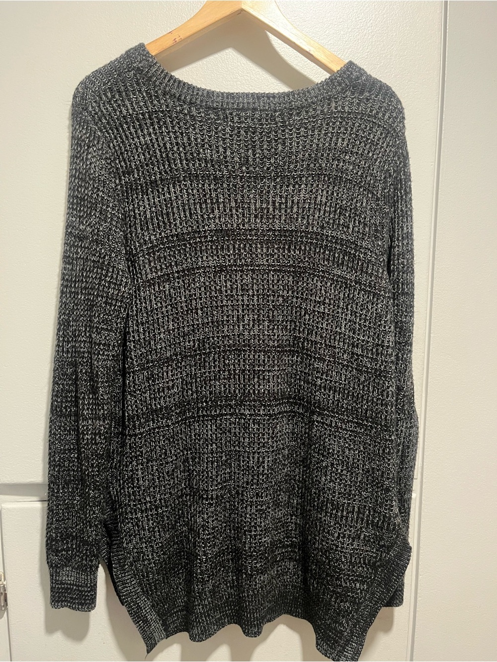 Mossimo/Target Oversized Gray Marled Knit Sweater - Picture 3 of 3